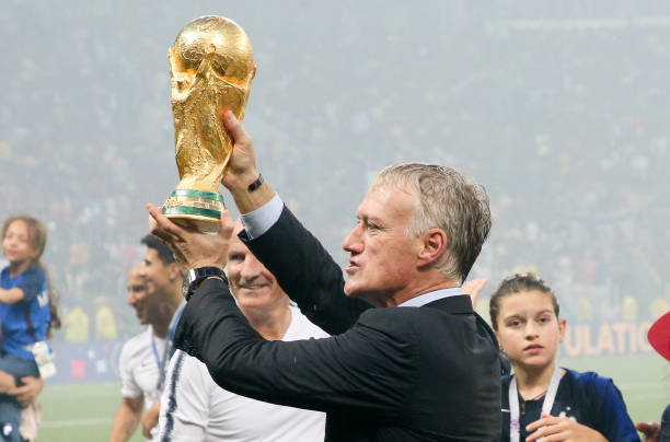 他一直在场 他一直在场